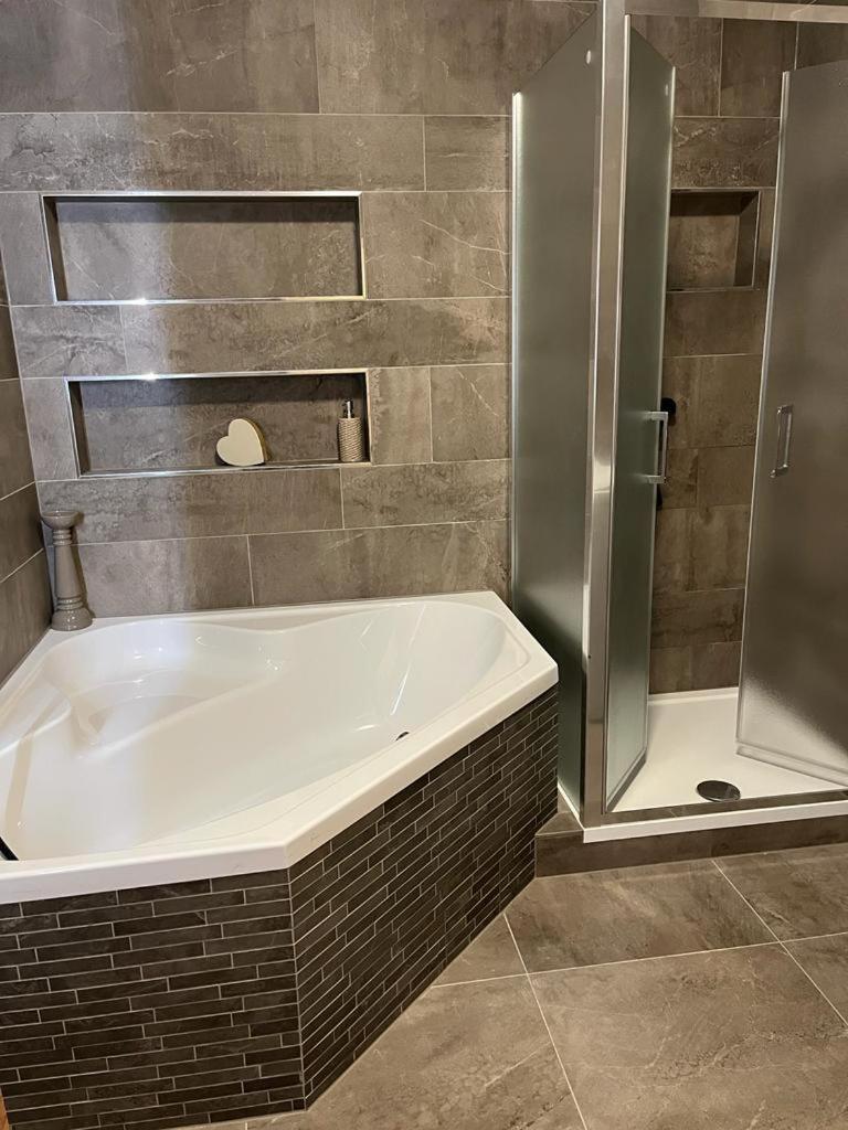 Besiny Apartmany Tobias מראה חיצוני תמונה